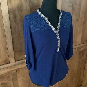 Women’s Navy top embroidered accents 3/4 sleeve M
